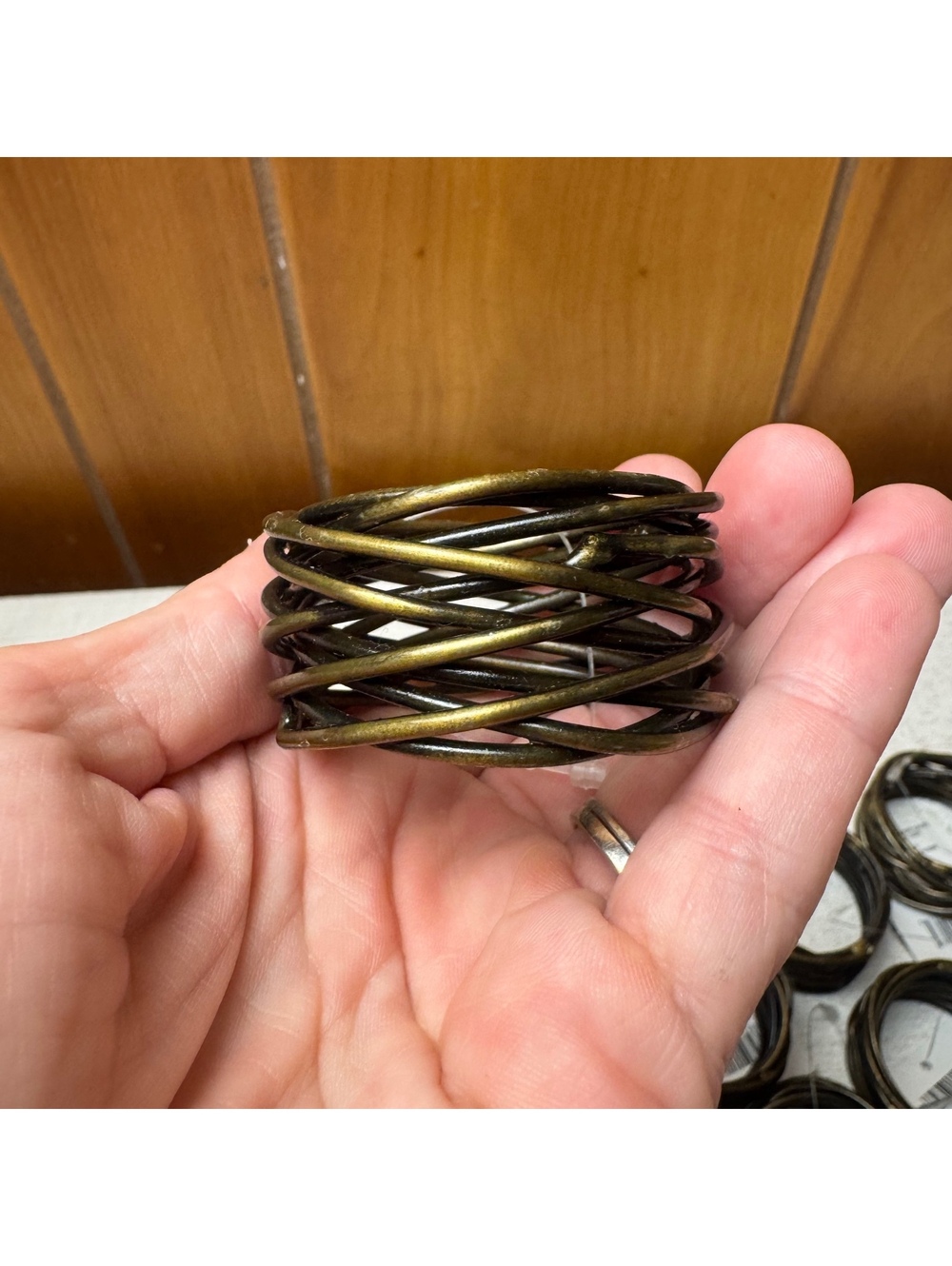 Excell Home Fashions Twisted Brass Wire Napkin Rings Set of 8 New With Tags - Picture 2 of 8